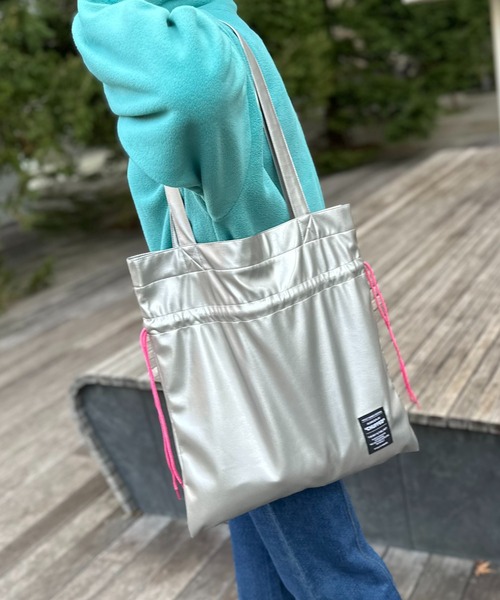 mi via loca（ミヴィアロカ）の「【2WAY！】 フェイクレザー トートバッグ（トートバッグ・レディース・ブラック/ピンク/シルバー/ピンク系その他・FREE）」の13枚目の写真