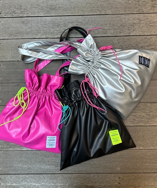 mi via loca（ミヴィアロカ）の「【2WAY！】 フェイクレザー トートバッグ（トートバッグ・レディース・ブラック/ピンク/シルバー/ピンク系その他・FREE）」の17枚目の写真