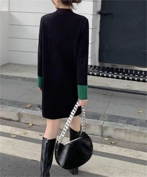Ritzy(リッツィー)の「袖配色切り替えハイネックワンピース(ワンピース・レディース・ブラック/ホワイト・FREE)」の3枚目の写真