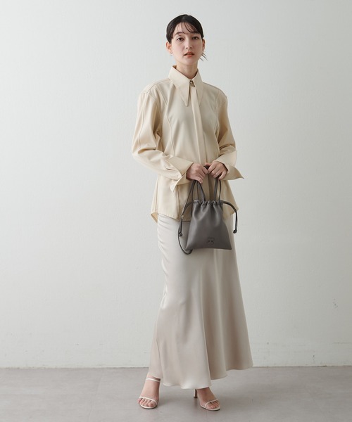 IACUCCI(イアクッチ)の「グラネッロ 2WAYTOTE CERVO(ショルダーバッグ・レディース・キャメル/チャコールグレー/ピンクベージュ/レッド/ベージュ/グレー/スカイブルー/アイボリー/ブルー/ミント/パープル/イエロー/ライトグレー/サーモンピンク・FREE)」の16枚目の写真