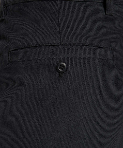 NIKE(ナイキ)の「ナイキ クラブ メンズ コーデュロイ チノ パンツ / Nike Club Men's Corduroy Chino Pants FZ0787-010 Black(チノパンツ・メンズ・ブラック・28/32/30/32/32/32/34/32/36/32/38/32)」の6枚目の写真