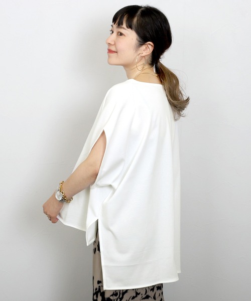 Aletta vita(アレッタビータ)の「ドライタッチボートネックドルマンプルオーバー(Tシャツ/カットソー・レディース・ブラック/オフホワイト・FREE)」の10枚目の写真