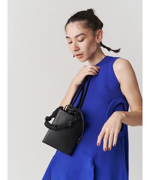 美品✨24AW UN3D.　アンスリード タックショルダーミドルコート　青 UN3D.（アンスリード）の「コクーンカットコート（その他アウター