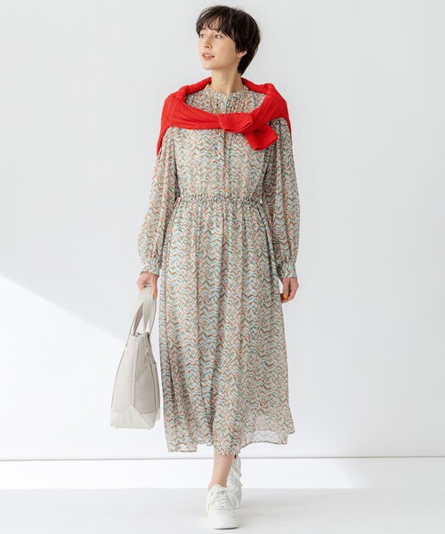 23区 L(ニジュウサンクオオキイサイズ)の「【洗える】シアーヘリンボーンプリント ワンピース(ワンピース・レディース・オレンジ系5/ブルー系5・44/46/48)」の6枚目の写真