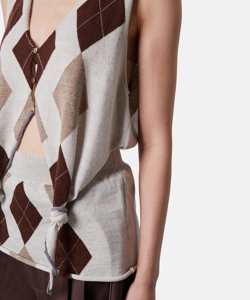 iRENE（アイレネ）の「アーガイルニットベスト / Argyle Knit Vest（ニット/セーター・レディース・ライトブルー/ベージュ・36）」の7枚目の写真