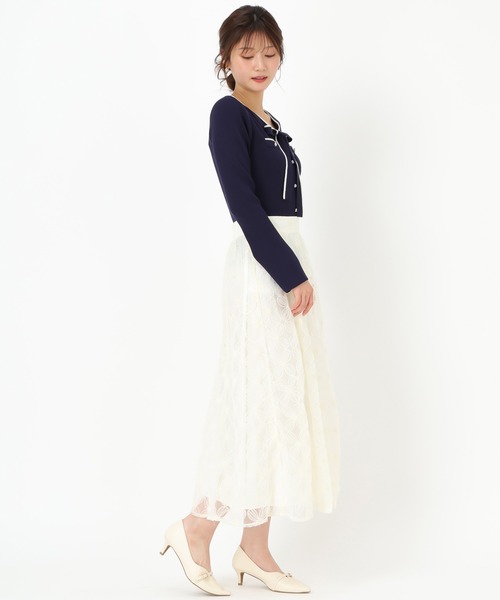 MISCH MASCH（ミッシュマッシュ）の「配色ボウタイビジューニット（ニット/セーター・レディース・ホワイト/ネイビー/イエロー・ﾌﾘ-）」の16枚目の写真