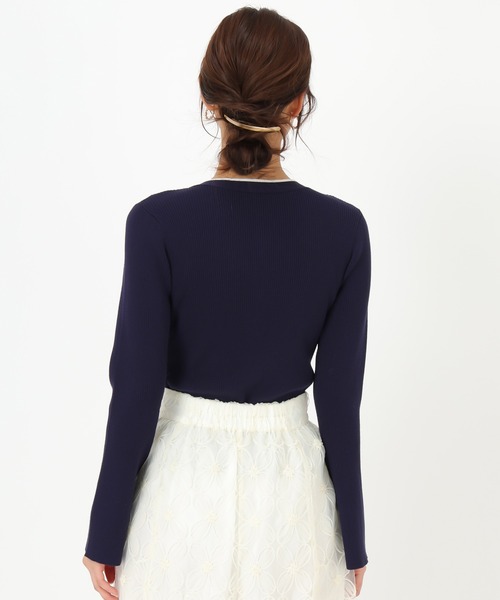 MISCH MASCH（ミッシュマッシュ）の「配色ボウタイビジューニット（ニット/セーター・レディース・ホワイト/ネイビー/イエロー・ﾌﾘ-）」の22枚目の写真