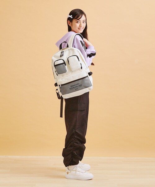 PINK-latte（ピンクラテ）の「【本体容量約14L】Wポケットリュック（バックパック/リュック・キッズ・ライトパープル/ブラック/アイボリー・00）」の6枚目の写真