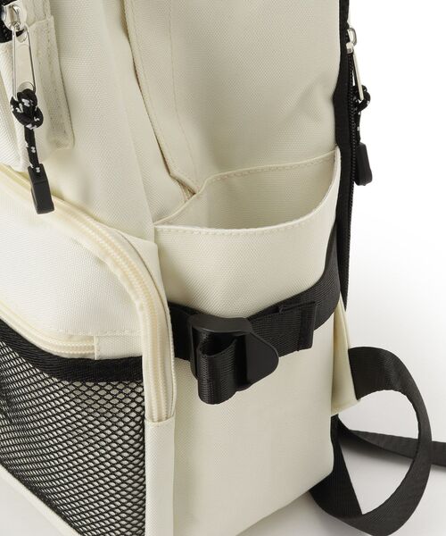PINK-latte（ピンクラテ）の「【本体容量約14L】Wポケットリュック（バックパック/リュック・キッズ・ライトパープル/ブラック/アイボリー・00）」の11枚目の写真