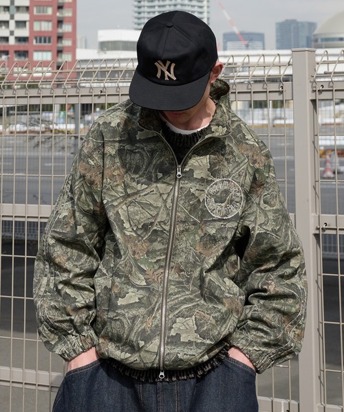 Perushu(ペルーシュ)の「vintage like stand collar track blouson ビンテージライクスタンドカラートラックブルゾン(ブルゾン・メンズ・ブラック/カーキ/ベージュ・MEDIUM/LARGE)」の17枚目の写真