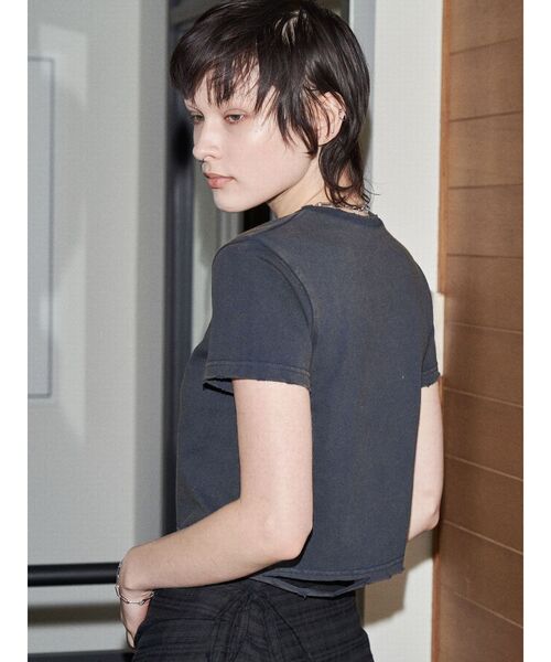 VEQUM（VEQUM）の「【VEQUM】DAMAGE CROPPED T SHIRT（Tシャツ/カットソー・レディース・ホワイト/カーキ/ブラック/ネイビー・FREE）」の22枚目の写真
