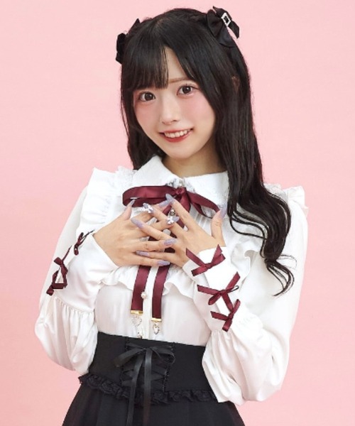 Secret Honey(シークレットハニー)の「カフス3連リボンヨークフリルブラウス(シャツ/ブラウス・レディース・ホワイト×ブラック/ブラック/オフホワイト・MEDIUM)」の2枚目の写真