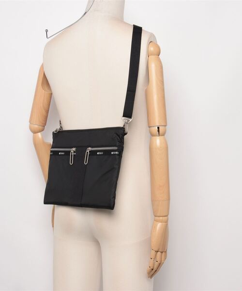 LeSportsac（レスポートサック）の「LeSportsac POUCH CROSSBODY レスポートサック ポーチクロスボディバッグ（ボディバッグ/ウエストポーチ・レディース・ブラック/グレー系1/ブルー系1・FREE）」の8枚目の写真