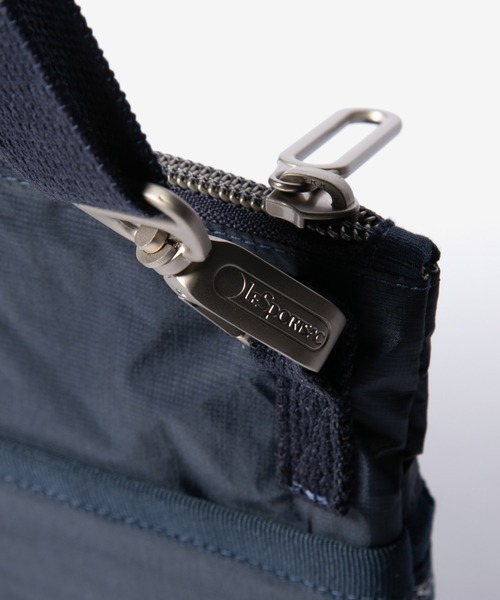 LeSportsac（レスポートサック）の「LeSportsac POUCH CROSSBODY レスポートサック ポーチクロスボディバッグ（ボディバッグ/ウエストポーチ・レディース・ブラック/グレー系1/ブルー系1・FREE）」の18枚目の写真