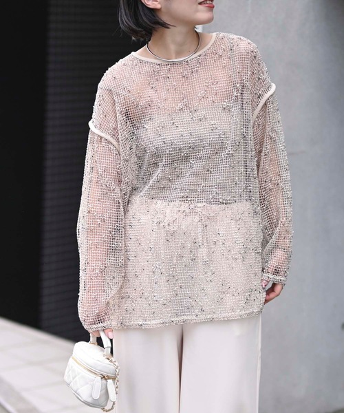 &HALF(アンドハーフ)の「カットメッシュミックスプルオーバー(シアートップス)(Tシャツ/カットソー・レディース・ダークベージュ/オフホワイト/ブラック・FREE)」の2枚目の写真