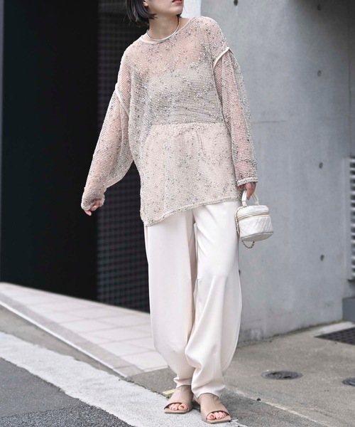 &HALF(アンドハーフ)の「カットメッシュミックスプルオーバー(シアートップス)(Tシャツ/カットソー・レディース・ダークベージュ/オフホワイト/ブラック・FREE)」の13枚目の写真