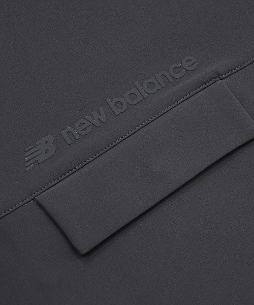 NEW BALANCE(ニューバランス)の「MET24 Woven Mockneck Tee(Tシャツ/カットソー・メンズ・カーキブラウン/ブラック・MEDIUM/LARGE/X-LARGE/SMALL)」の6枚目の写真