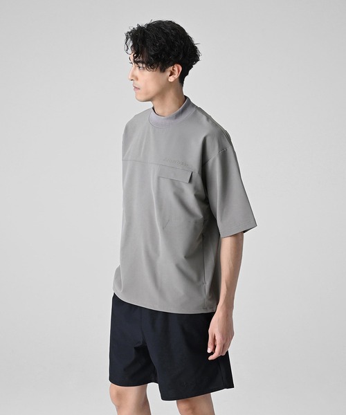 NEW BALANCE(ニューバランス)の「MET24 Woven Mockneck Tee(Tシャツ/カットソー・メンズ・カーキブラウン/ブラック・MEDIUM/LARGE/X-LARGE/SMALL)」の16枚目の写真