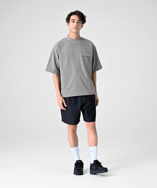 NEW BALANCE(ニューバランス)の「MET24 Woven Mockneck Tee(Tシャツ/カットソー・メンズ・カーキブラウン/ブラック・MEDIUM/LARGE/X-LARGE/SMALL)」の18枚目の写真