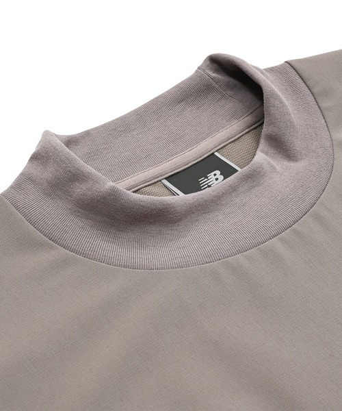 NEW BALANCE(ニューバランス)の「MET24 Woven Mockneck Tee(Tシャツ/カットソー・メンズ・カーキブラウン/ブラック・MEDIUM/LARGE/X-LARGE/SMALL)」の20枚目の写真