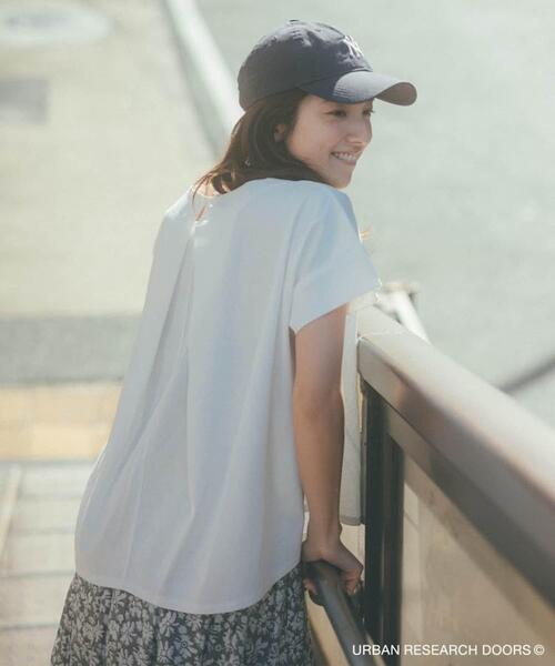 URBAN RESEARCH DOORS（アーバンリサーチドアーズ）の「『仁村紗和さん着用』『UR TECH』サマシェアバックデザインプルオーバー（Tシャツ/カットソー・レディース・ネイビー/パープル/グレー系その他/オフホワイト・MEDIUM）」の2枚目の写真