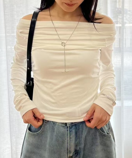 mebole(メボレ)の「ドレープオフショルダートップス(Tシャツ/カットソー・レディース・グレー/ブラック/ホワイト・FREE)」の5枚目の写真