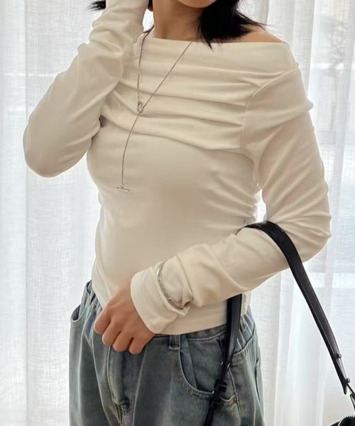 mebole(メボレ)の「ドレープオフショルダートップス(Tシャツ/カットソー・レディース・グレー/ブラック/ホワイト・FREE)」の15枚目の写真