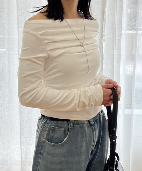 mebole(メボレ)の「ドレープオフショルダートップス(Tシャツ/カットソー・レディース・グレー/ブラック/ホワイト・FREE)」の4枚目の写真