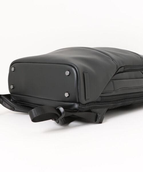 ZERO HALLIBURTON(ゼロハリバートン)の「ビジネスリュック ZパツクタイプL2 17L 81502(ビジネスバッグ・メンズ・ブラック/ネイビー・FREE)」の4枚目の写真