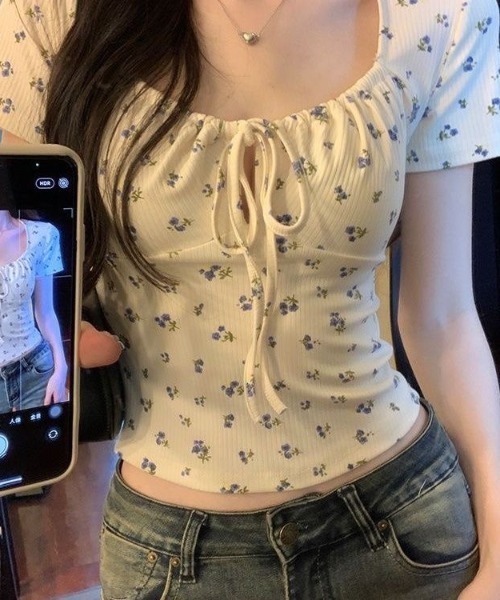 SHEENA(シーナ)の「小花柄テレコリボントップス(Tシャツ/カットソー・レディース・アイボリー・M)」の7枚目の写真