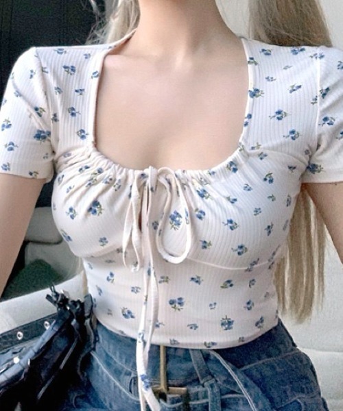 SHEENA(シーナ)の「小花柄テレコリボントップス(Tシャツ/カットソー・レディース・アイボリー・M)」の17枚目の写真