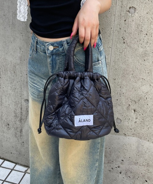 ALAND(エーランド)の「【UNISEX】ALAND/キルティング2WAY BAG(ショルダーバッグ・レディース・ライトグレー/ブラック/ピンクベージュ/ブルー・FREE)」の5枚目の写真