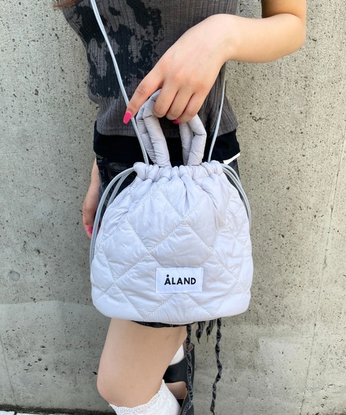 ALAND(エーランド)の「【UNISEX】ALAND/キルティング2WAY BAG(ショルダーバッグ・レディース・ライトグレー/ブラック/ピンクベージュ/ブルー・FREE)」の7枚目の写真