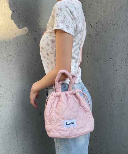 ALAND(エーランド)の「【UNISEX】ALAND/キルティング2WAY BAG(ショルダーバッグ・レディース・ライトグレー/ブラック/ピンクベージュ/ブルー・FREE)」の11枚目の写真