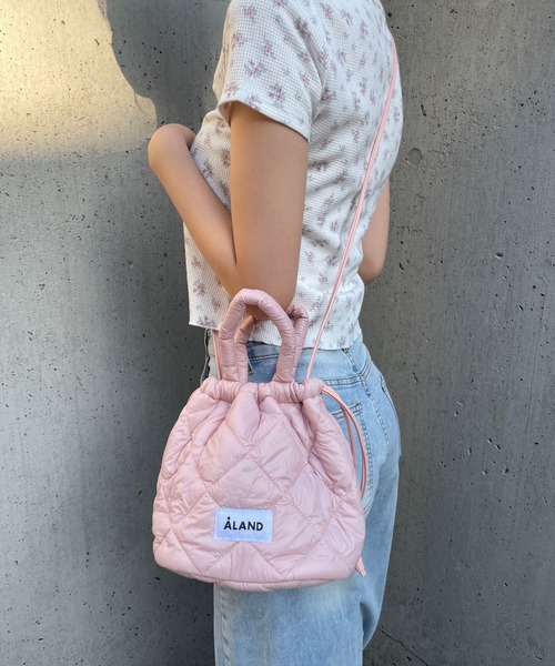ALAND(エーランド)の「【UNISEX】ALAND/キルティング2WAY BAG(ショルダーバッグ・レディース・ライトグレー/ブラック/ピンクベージュ/ブルー・FREE)」の12枚目の写真