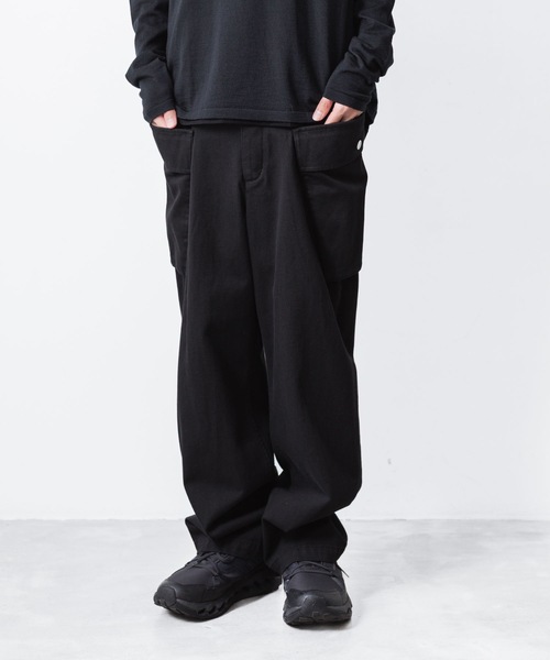ATTACHMENT（アタッチメント）の「コットン ニドムクロス M-43 フィールドトラウザーズ /  CO NIDOM CLOTH M-43 FIELD TROUSERS（その他パンツ・メンズ・ブラック・2/1）」の3枚目の写真