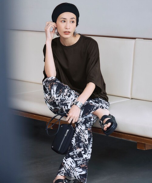 ICB(アイシービー)の「Ly.Coハイゲージ カットソー(Tシャツ/カットソー・レディース・ダルブルー系/ダークブラウン系/ブラック系/アイボリー系・LARGE/X-LARGE)」の8枚目の写真