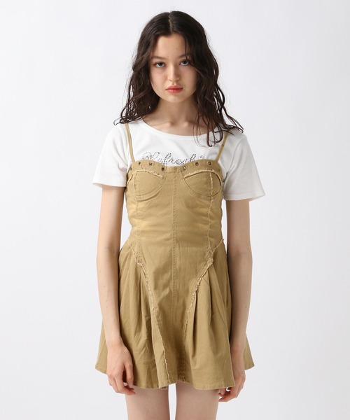 FOREVER 21（フォーエバー トゥエンティーワン）の「【2025SS】ツイルプリーツミニキャミワンピース（ワンピース・レディース・カーキ/ベージュ・FREE）」の4枚目の写真