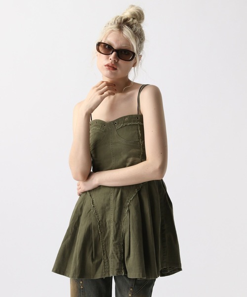 FOREVER 21（フォーエバー トゥエンティーワン）の「【2025SS】ツイルプリーツミニキャミワンピース（ワンピース・レディース・カーキ/ベージュ・FREE）」の15枚目の写真