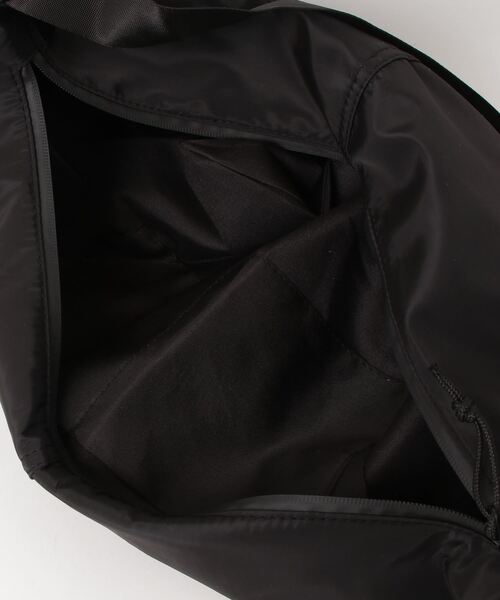 folka(フォルカ)の「5E25 ビッグシルエット クロスボディバッグ(ショルダーバッグ・レディース・ブラック・ONESIZE)」の3枚目の写真