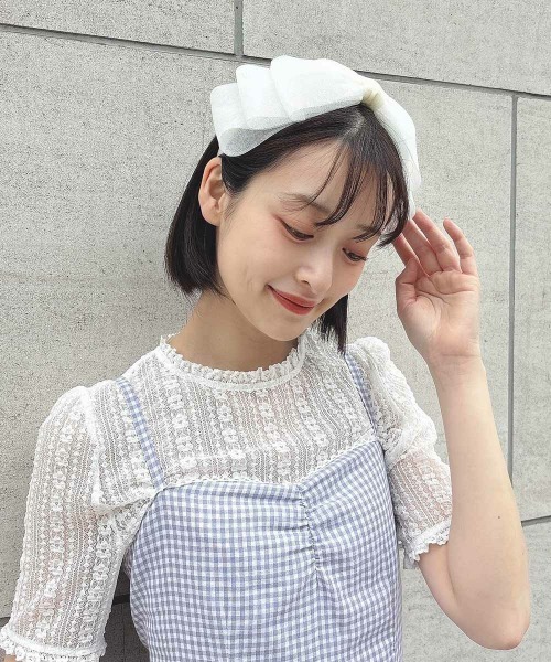 F i.n.t（フィント）の「ビッグチュール多重リボンカチューシャ（カチューシャ・レディース・アイボリー/ブラック・FREE）」の4枚目の写真