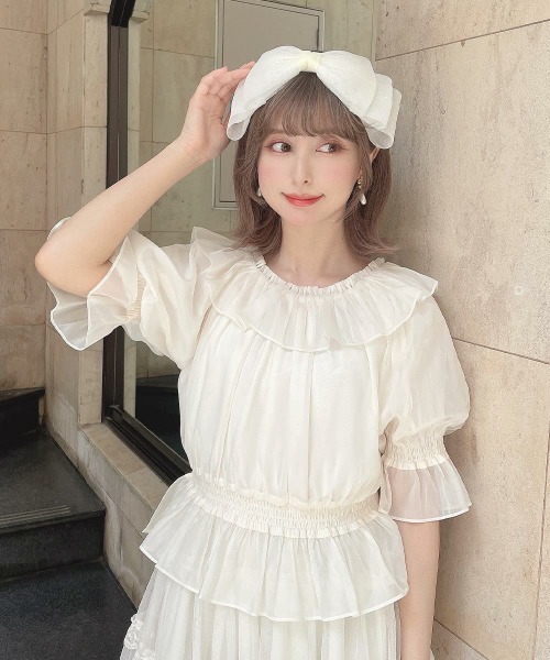 F i.n.t（フィント）の「ビッグチュール多重リボンカチューシャ（カチューシャ・レディース・アイボリー/ブラック・FREE）」の6枚目の写真