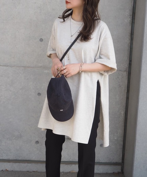 LAULEN（ローレン）の「side slit oversize tee /クルーネックサイドスリットオーバーサイズTシャツ（Tシャツ/カットソー・レディース・ホワイト/グレー/チャコールグレー・FREE）」の2枚目の写真