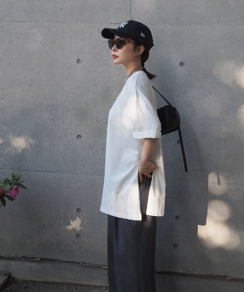LAULEN（ローレン）の「side slit oversize tee /クルーネックサイドスリットオーバーサイズTシャツ（Tシャツ/カットソー・レディース・ホワイト/グレー/チャコールグレー・FREE）」の4枚目の写真