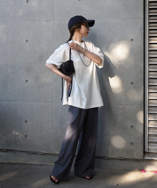 LAULEN（ローレン）の「side slit oversize tee /クルーネックサイドスリットオーバーサイズTシャツ（Tシャツ/カットソー・レディース・ホワイト/グレー/チャコールグレー・FREE）」の6枚目の写真