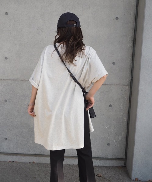 LAULEN（ローレン）の「side slit oversize tee /クルーネックサイドスリットオーバーサイズTシャツ（Tシャツ/カットソー・レディース・ホワイト/グレー/チャコールグレー・FREE）」の21枚目の写真