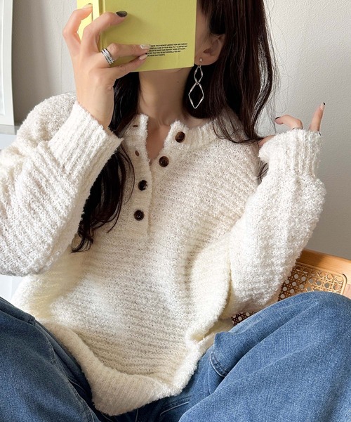 classicalelf(クラシカルエルフ)の「ふんわり愛されスタイル♪前後2wayヘンリーネックニット(長袖)(ニット/セーター・レディース・ライトグレー/オフホワイト/チャコール/ベージュ/ブラック・LARGE/MEDIUM/X-LARGE/SMALL)」の6枚目の写真