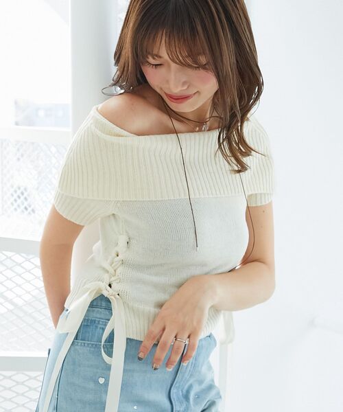 MAJESTIC LEGON(マジェスティックレゴン)の「レースアップオフショルニット(ニット/セーター・レディース・アイボリー/グレー/チャコールグレー/ピンク・MEDIUM)」の13枚目の写真