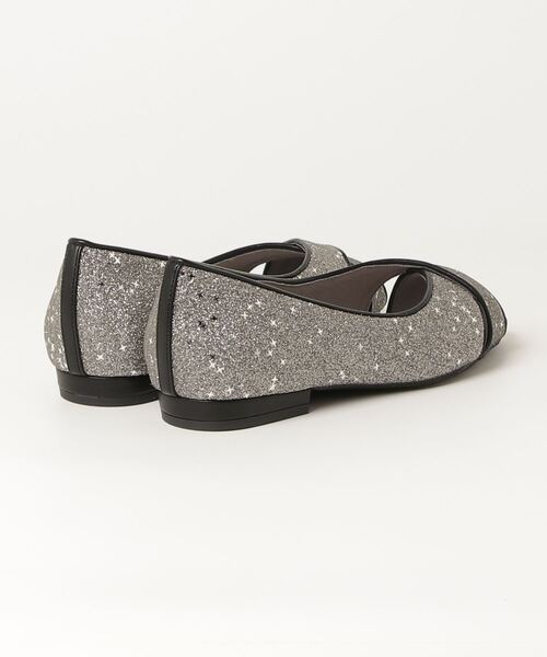 artemis by DIANA（アルテミスバイダイアナ）の「クロスデザイン　オープントゥフラットシューズ（パンプス・レディース・ピンク/ブラック/シルバー/ブルー・22.5cm/23.0cm/23.5cm/24.0cm/24.5cm/22.0cm）」の6枚目の写真