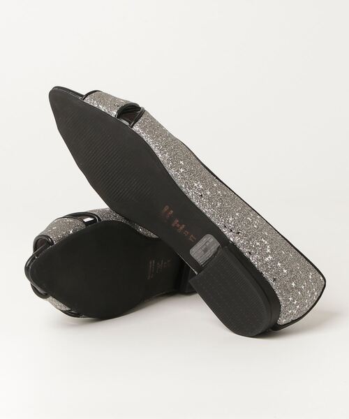 artemis by DIANA（アルテミスバイダイアナ）の「クロスデザイン　オープントゥフラットシューズ（パンプス・レディース・ピンク/ブラック/シルバー/ブルー・22.5cm/23.0cm/23.5cm/24.0cm/24.5cm/22.0cm）」の7枚目の写真